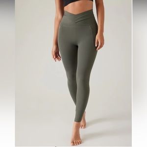 Athleta Salutation Stash Wrap Tight